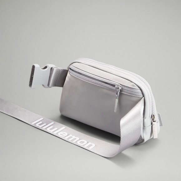 Lululemon Everywhere Belt Bag- Silver/White - Picture 7 of 8